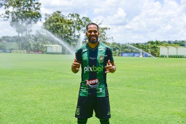 Atacante Everaldo foi apresentado nesta quinta-feira (19) como novo refor�o do Am�rica para a temporada de 2022