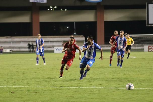 Quartas de final
Jogo de ida - 1/9
Paysandu 0x0 Náutico
Em um jogo marcado por um gramado pesado, muita tensão e poucas oportunidades de gol, o Náutico conseguiu um bom resultado em Belém. A decisão do acesso à Série B seria nos Aflitos. Lotado.