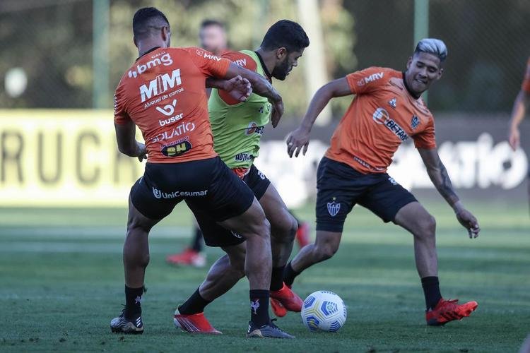 Fotos do primeiro treino de Diego Costa pelo Atlético