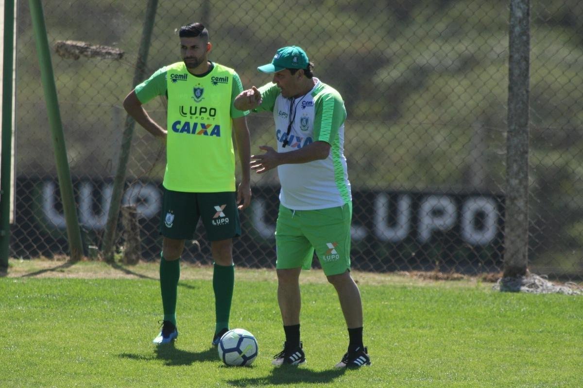Adilson comandou o primeiro treino no Amrica nesta quarta-feira
