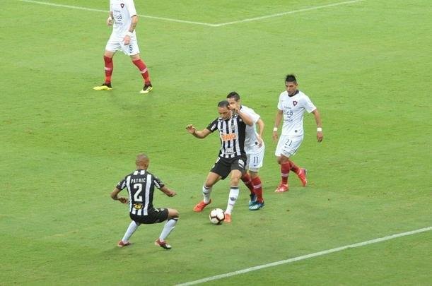 Fotos do duelo entre Atltico e Cerro Porteo, no Mineiro, pelo Grupo E da Copa Libertadores