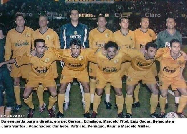 O 15 de Novembro, da cidade de Campo Bom, no Rio Grande do Sul, tambm alcanou faanha na Copa do Brasil de 2004. Eliminado nas semifinais pelo Santo Andr, o time treinado por Mano Menezes deixou para trs Portuguesa Santista (primeira fase), Vasco (segunda fase), Americano-RJ (oitavas) e Palmas-TO (quartas). Na penltima etapa, a equipe gacha chegou a abrir 3 a 1 no primeiro jogo, mas levou a virada e perdeu por 4 a 3, no interior de So Paulo. No segundo confronto, o 15 foi derrotado em casa por 3 a 1.