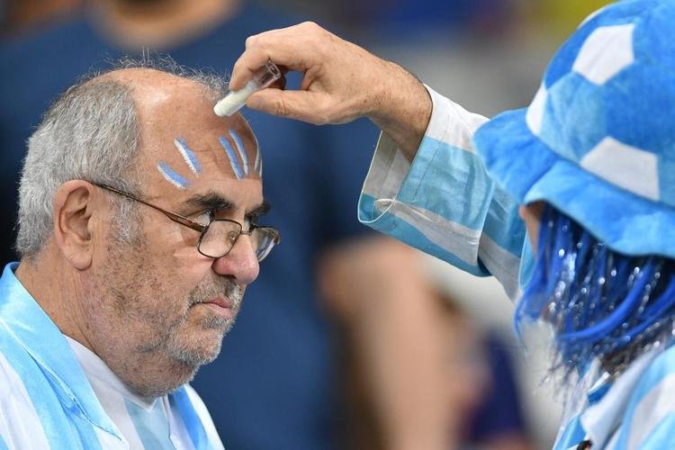 Torcedores na partida entre Argentina e Paraguai, no Mineiro, pela Copa Amrica