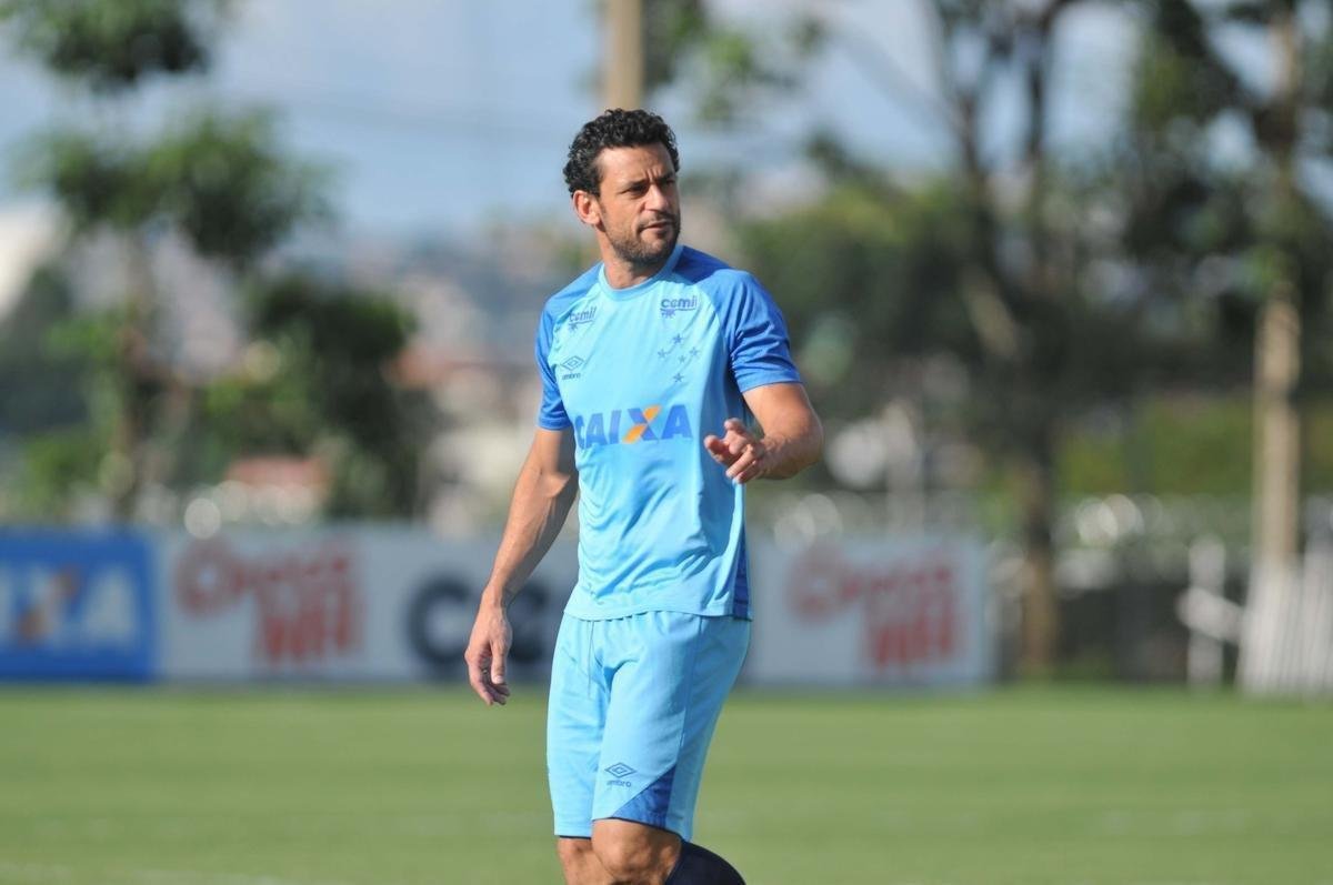 Fred (atacante) - dolo do Cruzeiro no passado - atuou com a camisa celeste entre 2004 e 2005 -, o atacante retornou  Toca II em 2018 para resolver o problema da falta de gols do ataque do clube. Fred, no entanto, sofreu uma grave leso no joelho e ficou quase toda temporada em tratamento. O camisa 9 disputou 15 jogos e marcou quatro gols no primeiro ano de sua segunda passagem pela Raposa. 