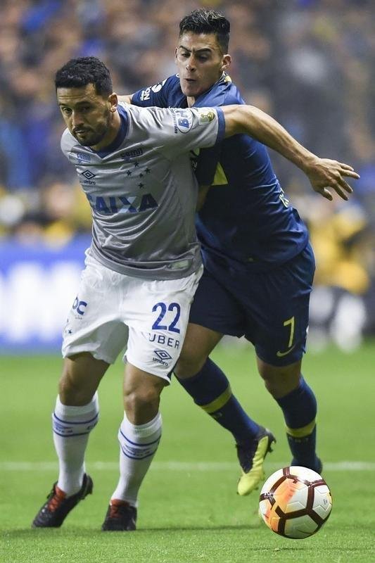 Cruzeiro teve atuao muito ruim na Bombonera, e Edilson foi um dos piores em campo