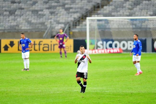 Fotos do jogo entre Cruzeiro e Vasco, no Mineiro, em Belo Horizonte, pela sexta rodada da Srie B do Brasileiro de 2021