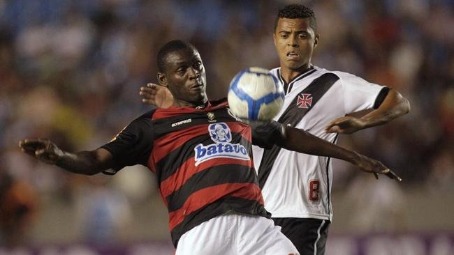 2010: no seu primeiro retorno  elite, o Vasco terminou o Brasileiro no meio de tabela, precisamente na 11 posio. Na Copa do Brasil, o clube carioca chegou s quartas de final, quando foi derrotado pelo futuro vice-campeo Vitria