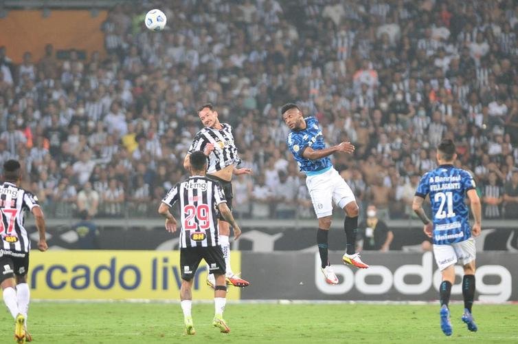 Fotos do jogo entre Atltico e Grmio, no Mineiro, em BH, pela 19 rodada do Campeonato Brasileiro