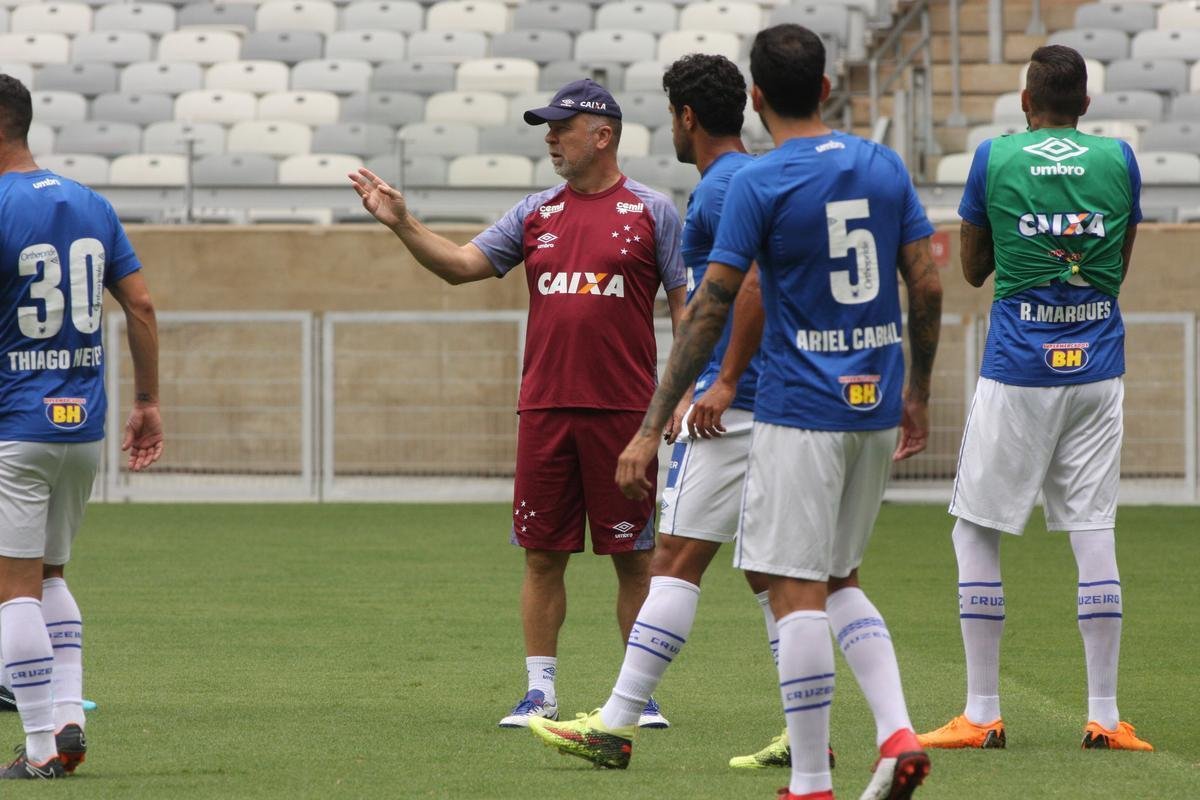 Treino do Cruzeiro nesta sexta-feira, no Mineiro