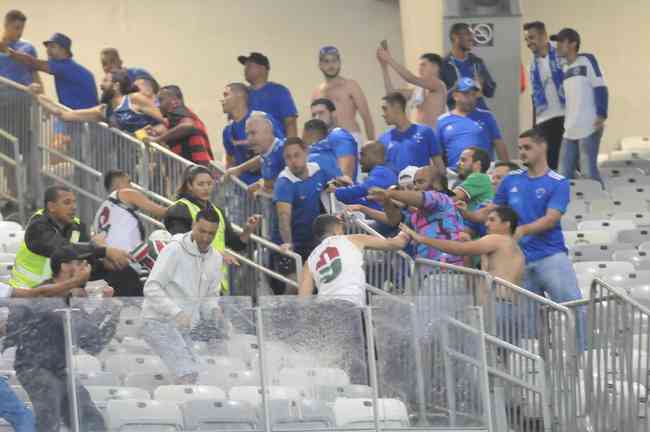 Cruzeiro vai pedir à FMF para jogar contra o Palmeiras, no Mineirão, com  torcida única