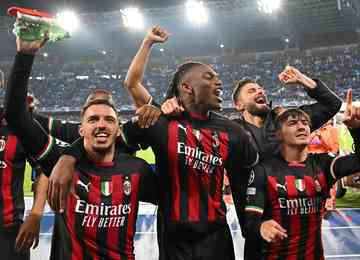 O Milan empatou em 1 a 1 com o Napoli nesta terça-feira (18/04) e se classificou à semifinal da Liga dos Campeões, feito que não acontecia desde 2007