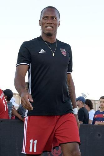 Em 2017, o Corinthians tentou, sem sucesso, contratar Didier Drogba, um dos maiores centroavantes da história do Chelsea, com 164 gols em 381 jogos oficiais. Dois anos depois, o marfinense explicou porque preferiu ir para o Phoenix Rising, dos Estados Unidos, em vez de defender o Timão no Brasil. ''É um clube grande e eu tenho muito respeito pelo Corinthians e pelos meus irmãos brasileiros, mas eu decidi ir por outro caminho ser coproprietário de um clube, agora sou dono de um clube. Minha visão foi a longo prazo, não apenas uma visão de um ou dois anos, Foi por isso que eu decidi ir para os Estados Unidos e abraçar esse desafio''.