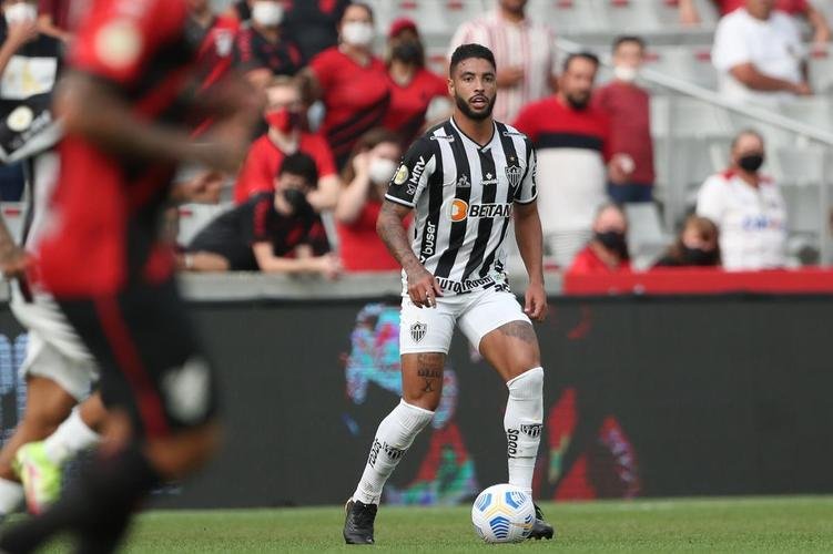 O Atlético visitou, nesta terça-feira (16), o Athletico-PR na Arena da Baixada, em Curitiba. O duelo foi válido pela 33ª rodada da Série A do Campeonato Brasileiro.
