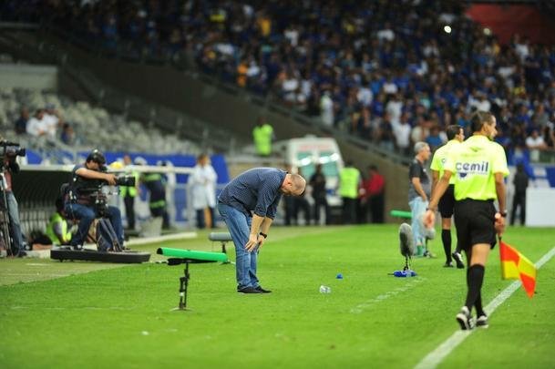 Imagens do jogo entre Cruzeiro e Tupi, no Mineiro