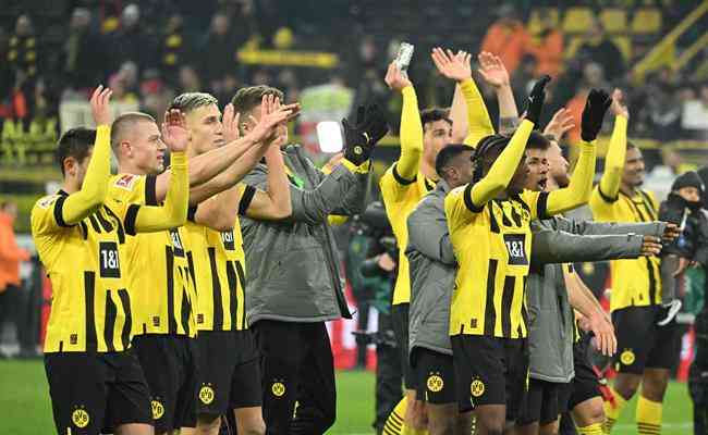 Borussia Dortmund venceu o Augsburg por 4 a 3 pela Bundesliga