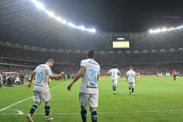 Pedro Rocha cala o Mineiro com primeiro gol do Grmio no jogo de ida da final da Copa do Brasil