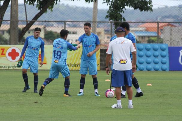 Imagens do treino do Cruzeiro nesta segunda-feira, 19 de fevereiro, na Toca da Raposa II