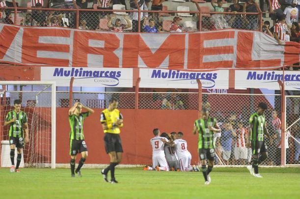 As melhores fotos do duelo entre Villa Nova e Amrica, em Nova Lima, pelo Mineiro