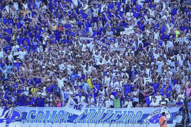 Pela primeira rodada do Campeonato Brasileiro, Corinthians e Cruzeiro se enfrentam na Neo Qumica Arena, em So Paulo