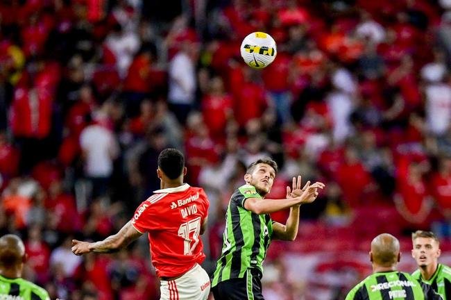 Fotos do duelo entre Internacional e Amrica, no Beira-Rio, em Porto Alegre, pela 16 rodada da Srie A do Campeonato Brasileiro.