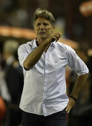Grmio vence Lans de novo na Argentina e conquista o tri da Copa Libertadores