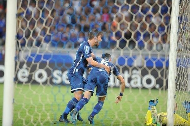 Cruzeiro vira diante do Fluminense no Mineiro e se mantm no G5 do Brasileiro