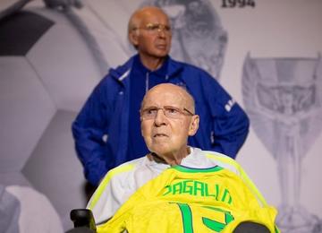 Com 91 anos de idade, Zagallo esteve em cinco Copas, duas como jogador, uma como técnico e outra como coordenador