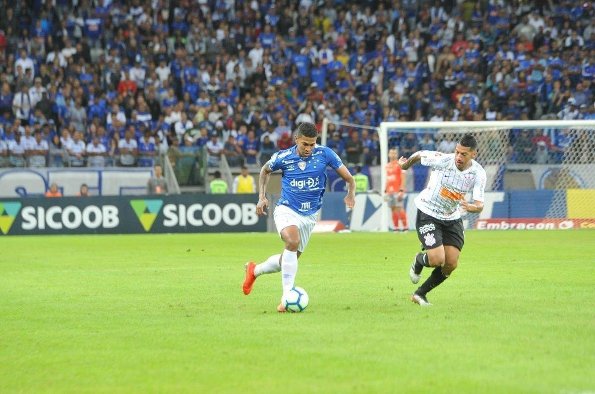 Fotos de Cruzeiro x Corinthians, no Mineiro, pela oitava rodada do Campeonato Brasileiro