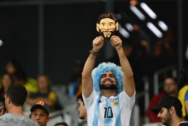Fotos das torcidas de Brasil e Argentina, no Mineiro, no clssico vlido pela semifinal da Copa Amrica