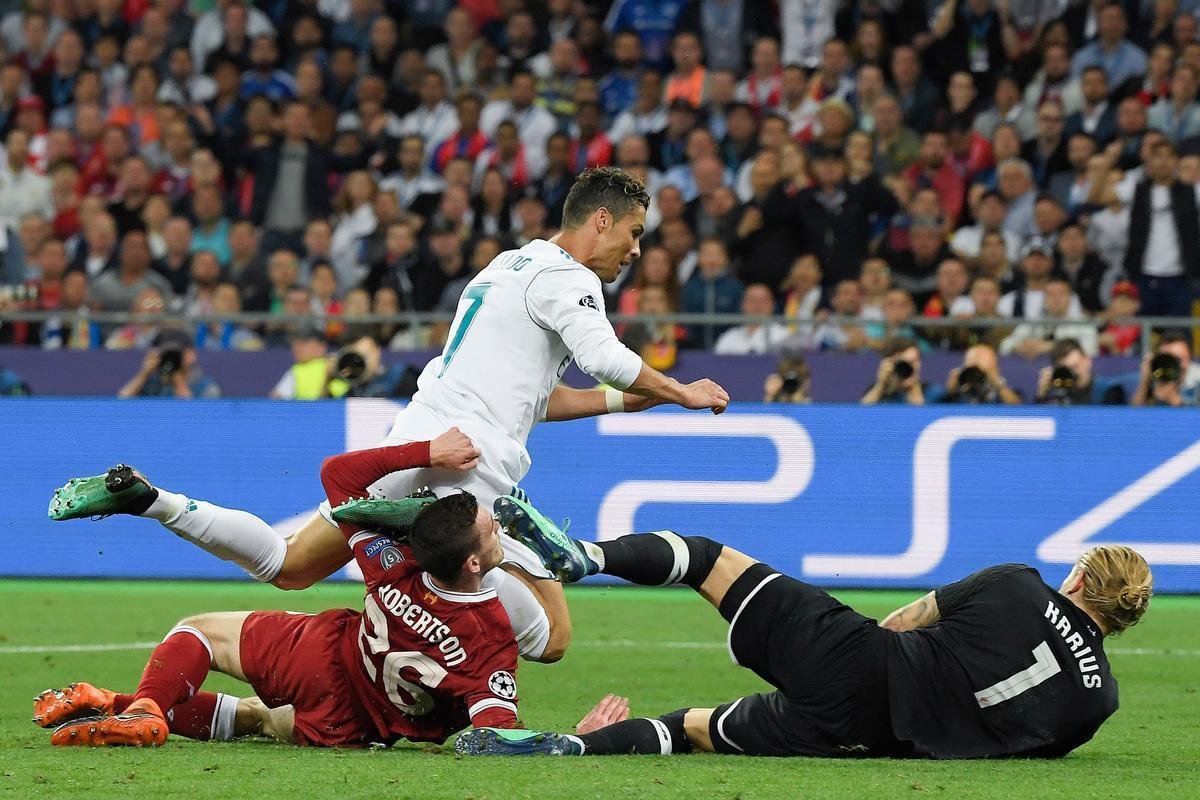 Goleiro Karius, do Liverpool, na partida contra o Real Madrid pela final da Champions League