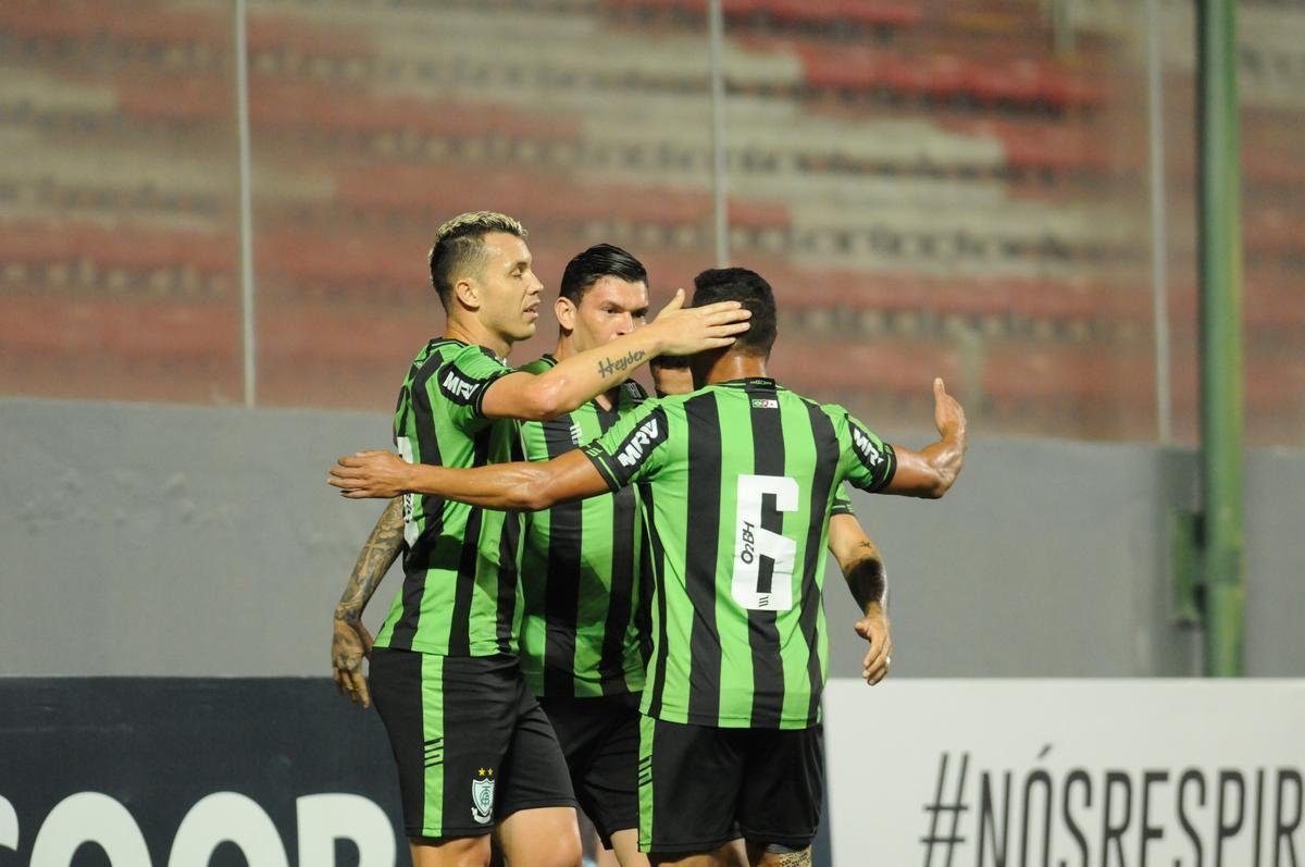 Fotos de Amrica x Tupynambs, no Independncia, pela nona rodada do Campeonato Mineiro
