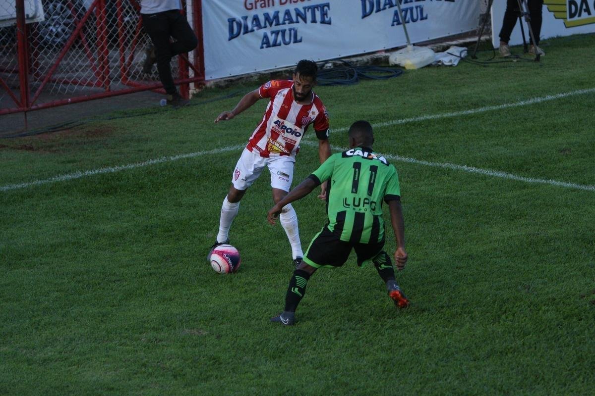 Amrica usou time misto e ficou no empate diante do Villa Nova, por 1 a 1, no Castor Cifuentes