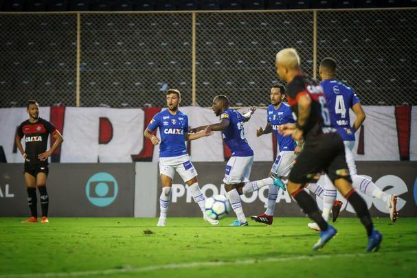 Cruzeiro empatou com Vitória no Barradão, em Salvador, por 1 a 1, pela 17ª rodada do Brasileiro