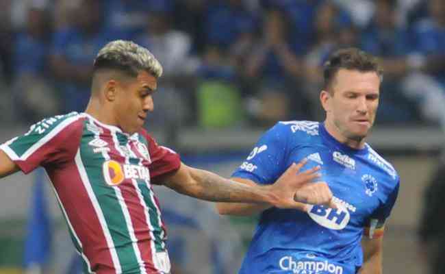 O Cruzeiro perdeu por 3 a 0 para o Fluminense, nesta terça-feira (12), no Mineirão, em BH