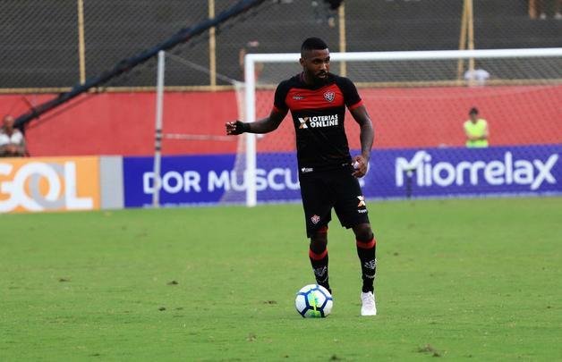 Vitória derrotou Atlético por 1 a 0, no Barradão, com gol de Léo Ceará