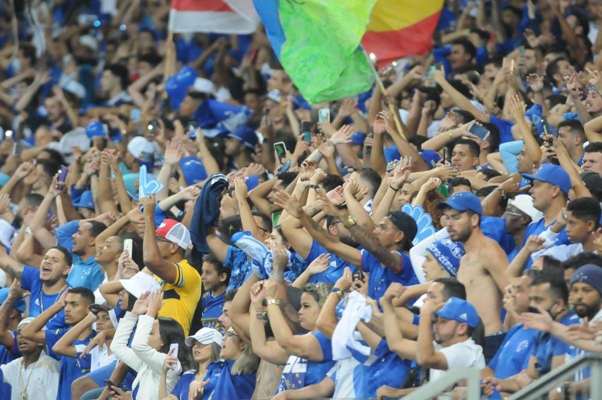 4 Cruzeiro - 36.508 torcedores (dois jogos)