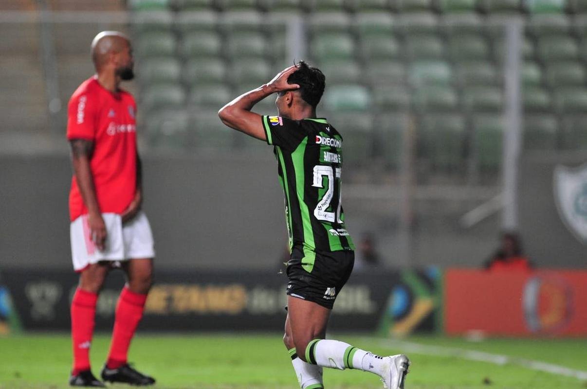 Fotos do jogo entre Amrica-MG e Internacional, no Independncia, pela Copa do Brasil