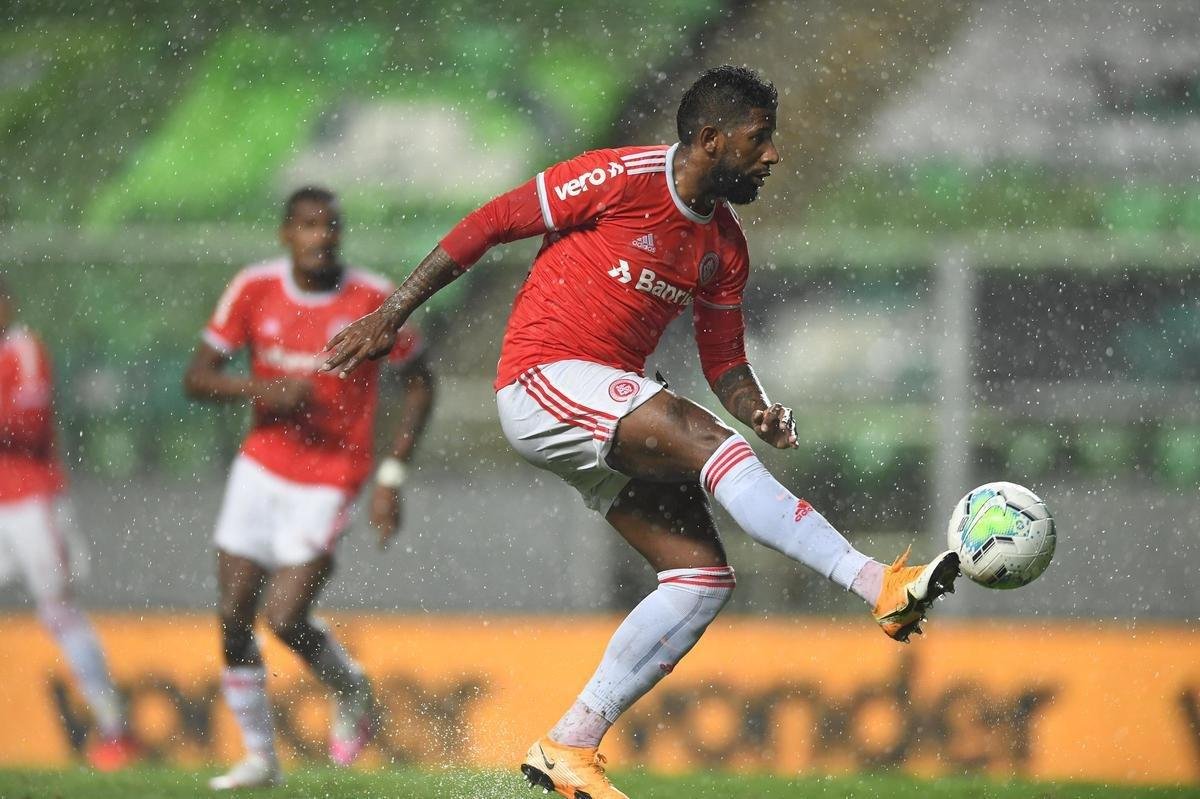 Fotos do jogo entre Amrica e Internacional, no Independncia, em Belo Horizonte, pelas quartas de final da Copa do Brasil