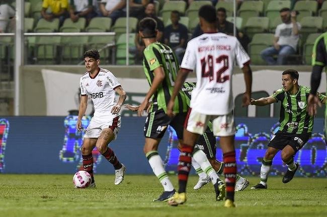 No Independncia, Flamengo vence Amrica por 2 a 1 em duelo pela 33 rodada do Campeonato Brasileiro 