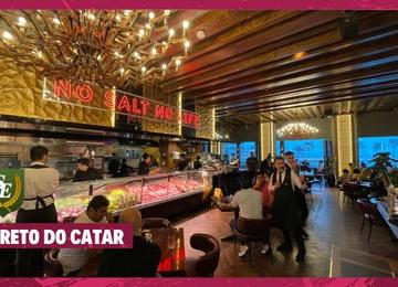 Beira-mar e com não mais que 30 mesas, steakhouse de propriedade do turco Nusret Gökçe tem recebido mais de 150 pedidos de reserva todos os dias