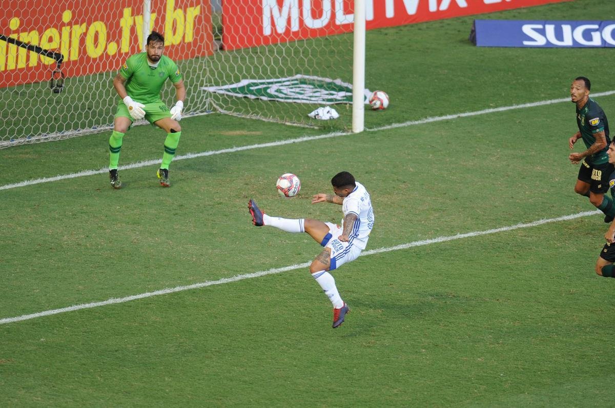 Amrica e Cruzeiro se enfrentaram pelo Campeonato Mineiro