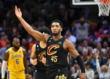 Noite de terça-feira contou com três partidas na NBA, com vitórias de Cleveland Cavaliers, Dallas Mavericks e Detroit Pistons