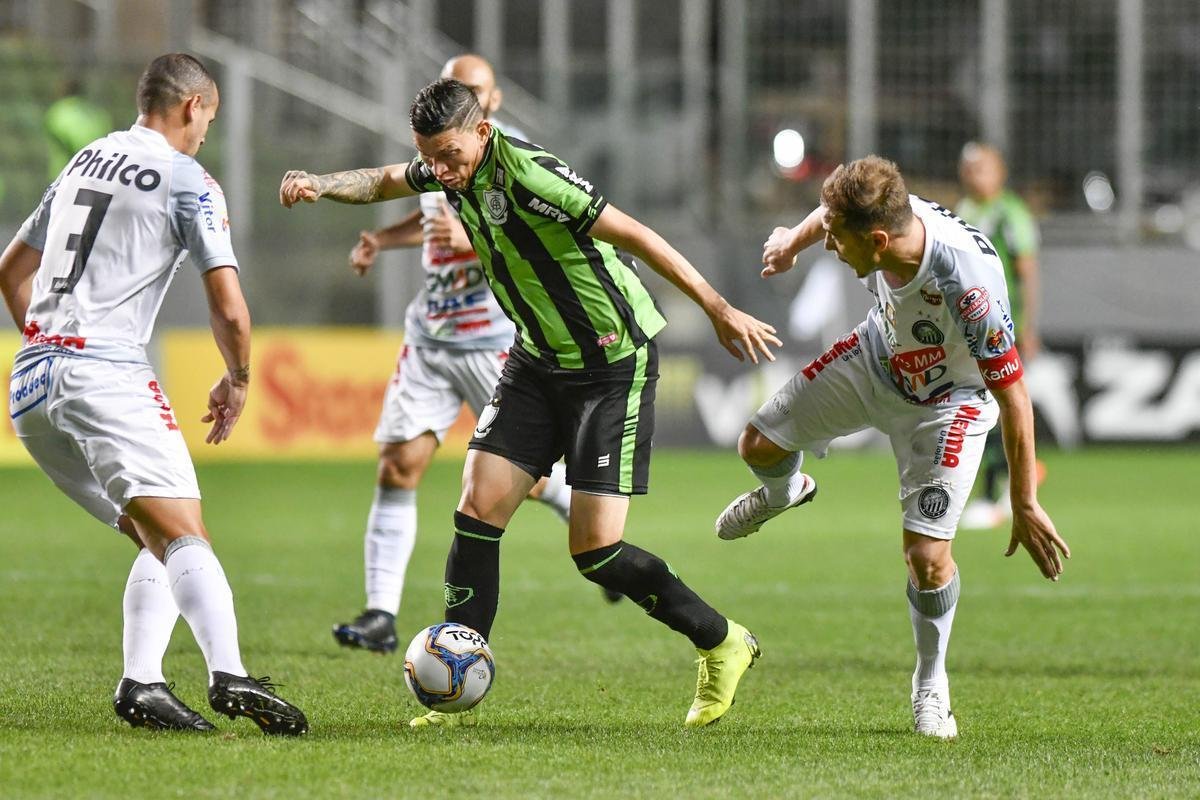 Fotos do jogo entre Amrica x Operrio