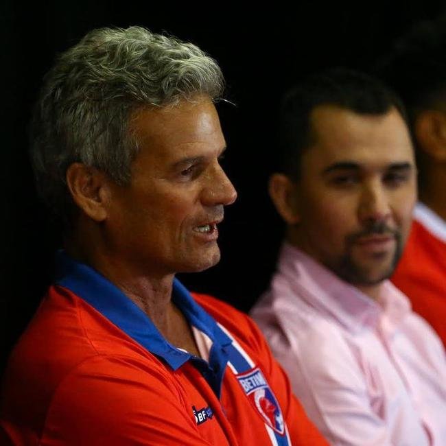 Com jogadores conhecidos da torcida mineira, como o zagueiro Edcarlos o meio-campista Leandro Domingues, o Betim apresentou o elenco nessa segunda-feira (21)