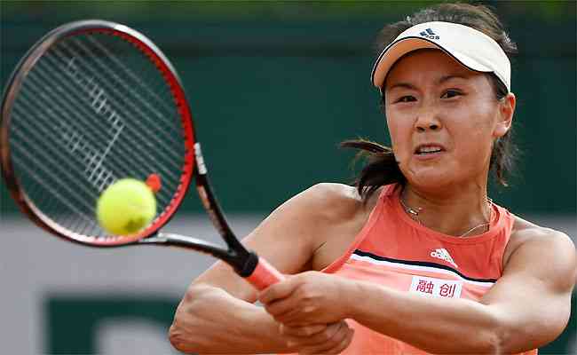 Shuai Peng, em ao em Roland Garros, em 2018: sumio da chinesa mobiliza colegas como Serena