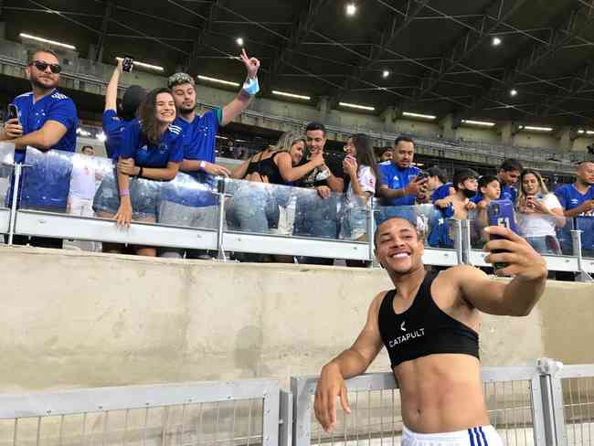 Cruzeiro volta a vencer e agora se prepara para festa final no