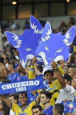 Torcida do Cruzeiro durante partida contra o Grmio, pela semifinal da Copa do Brasil