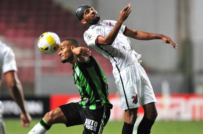 Fotos do jogo entre Am�rica e Athletico-PR, no Independ�ncia, pelo Campeonato Brasileiro de 2022