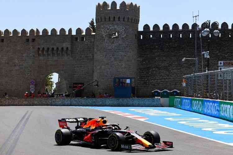 GP do Azerbaijão: Red Bull domina treinos; Pérez é o mais rápido