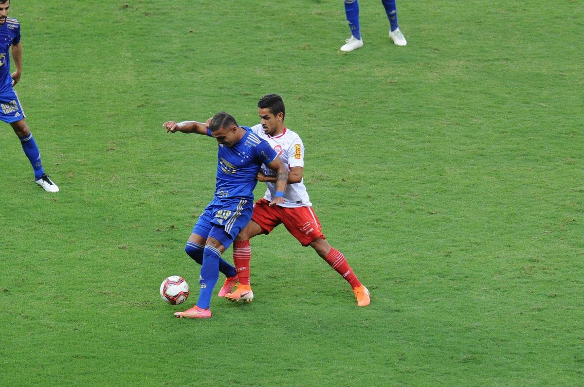 Fotos do empate por 0 a 0 entre Cruzeiro e Tombense, no Mineiro, em Belo Horizonte, pela sexta rodada do Campeonato Mineiro de 2021. Goleiro cruzeirense Fbio pegou um pnalti cobrado por Paulinho Dias e evitou o revs.